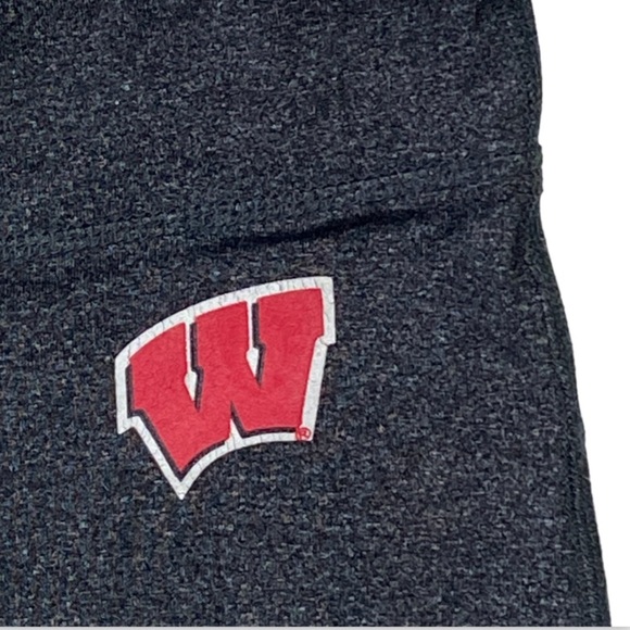 Colosseum Wisconsin Badgers Cropped Grey Workout Leggings - Picture 7 of 9